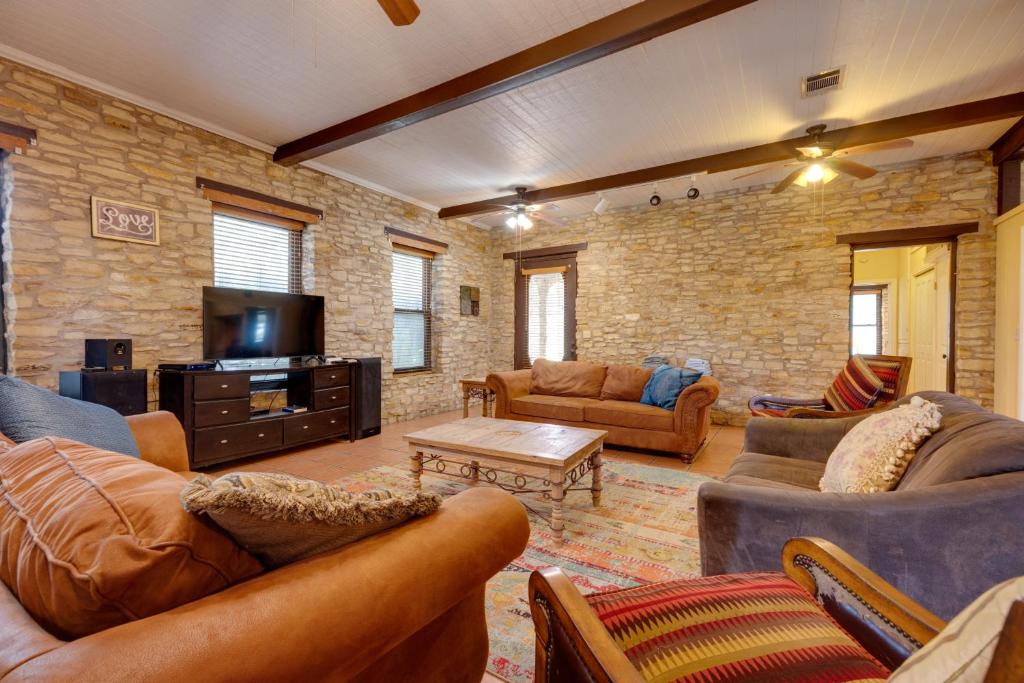 San Marcos House | 10-Acre San Marcos Vacation Rental ~ 6 Mi to TSU!