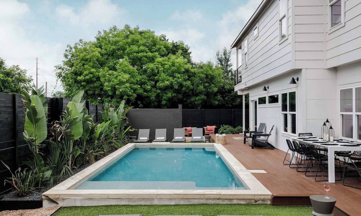 East MLK House | 10BR East Austin Combo | Private Pool & Game Rooms