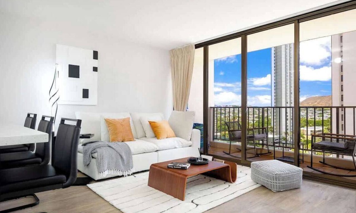 Waikiki Apartment | 14FL Diamond Head view, pool and free parking