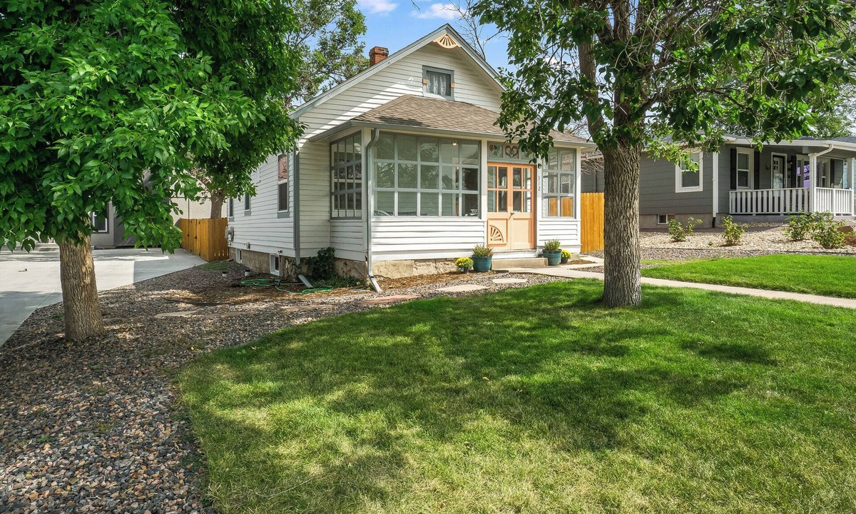 Castle Rock House | 1920's Historic House Short Walk to Downtown