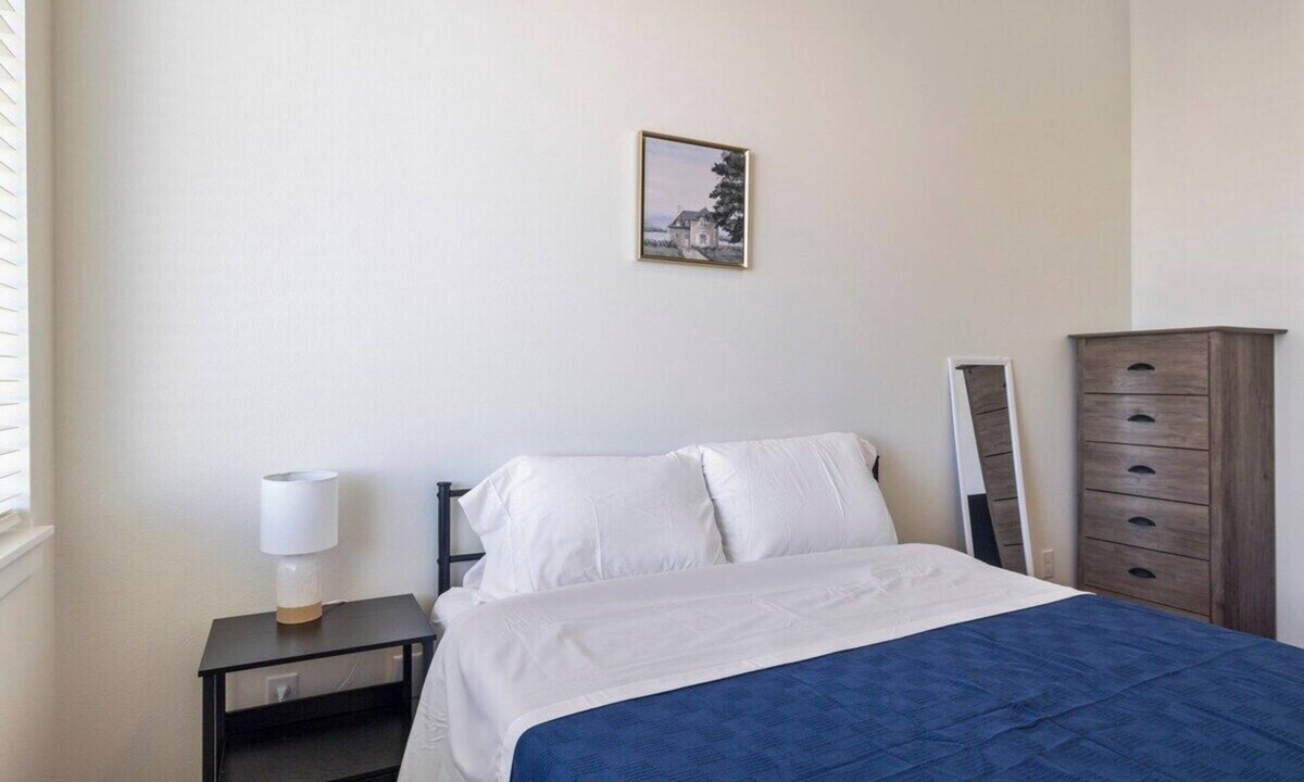 South Tacoma Apartment | 1BD/1BA Cozy Tacoma Apartment near UWT