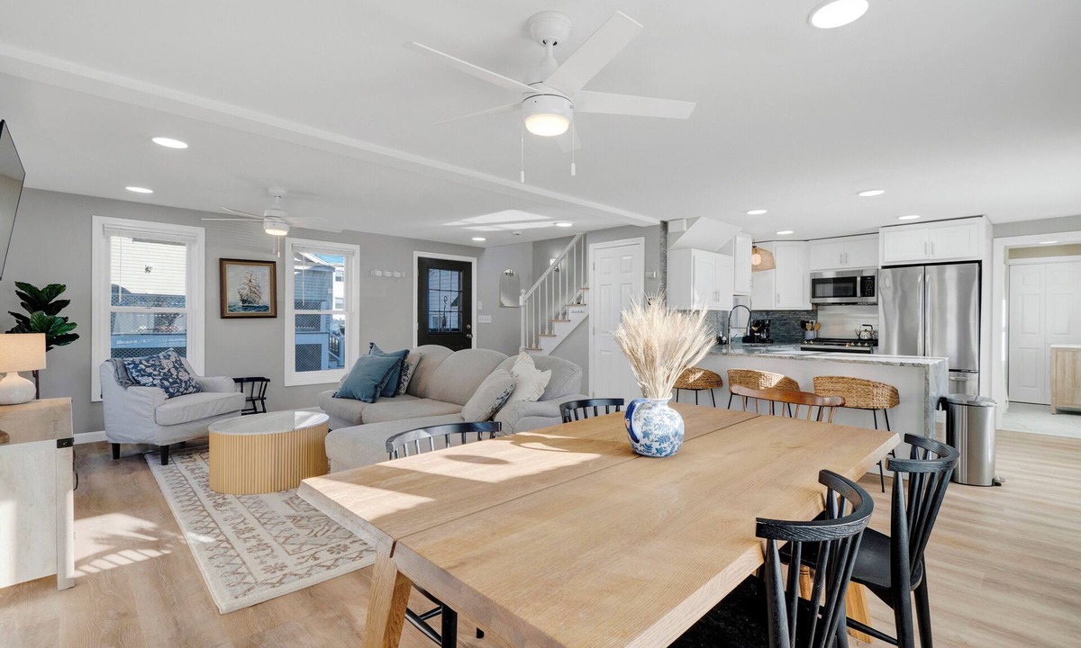 Hampton House | 2 Bed/2 Bath Private Beach House One Block from the ocean.