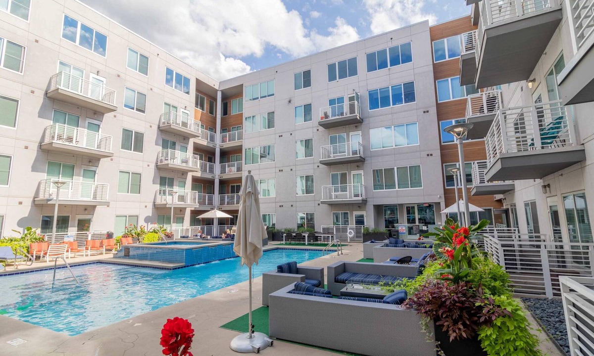 Grandview Heights Apartment | 2-Bed in a Luxury Building