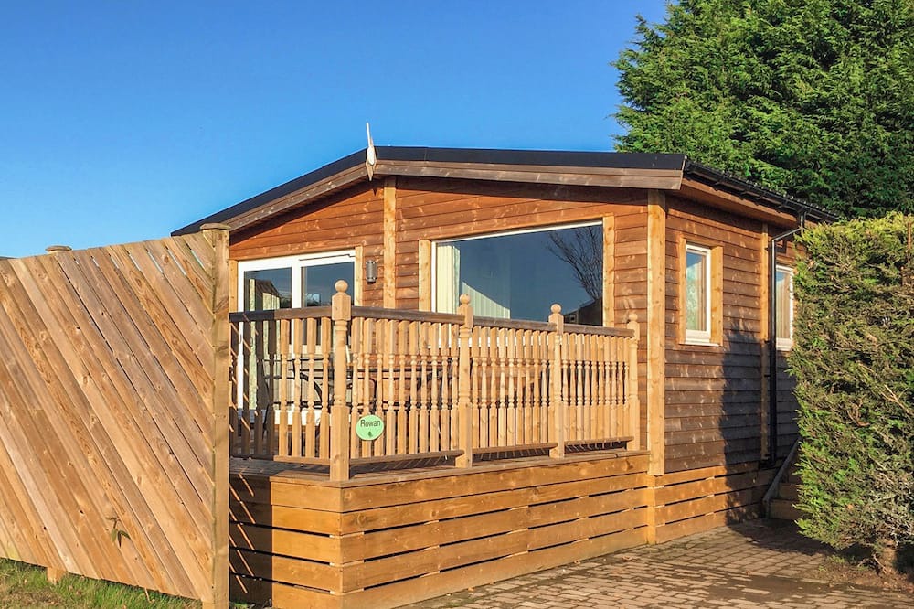 Scawton Ski Chalet | 2 bedroom accommodation in Easingwold