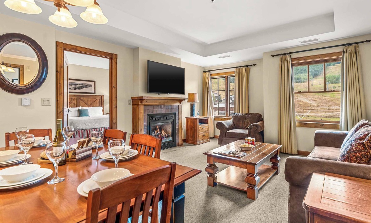 Mount Crested Butte Condo | 2 Bedroom Condo at the Lodge at Mountaineer Square, Hot Tub and Pool