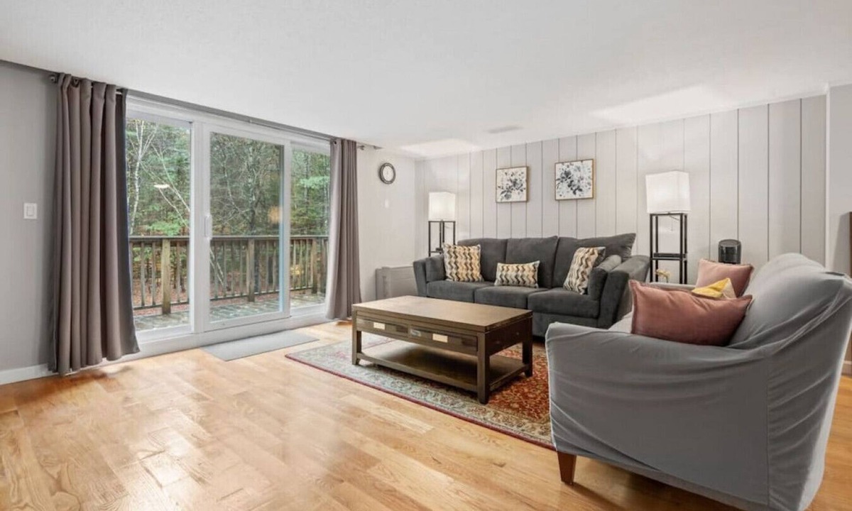 Thornton Condo | 2-BR Condo Near Welch-Dickey and Waterville Valley