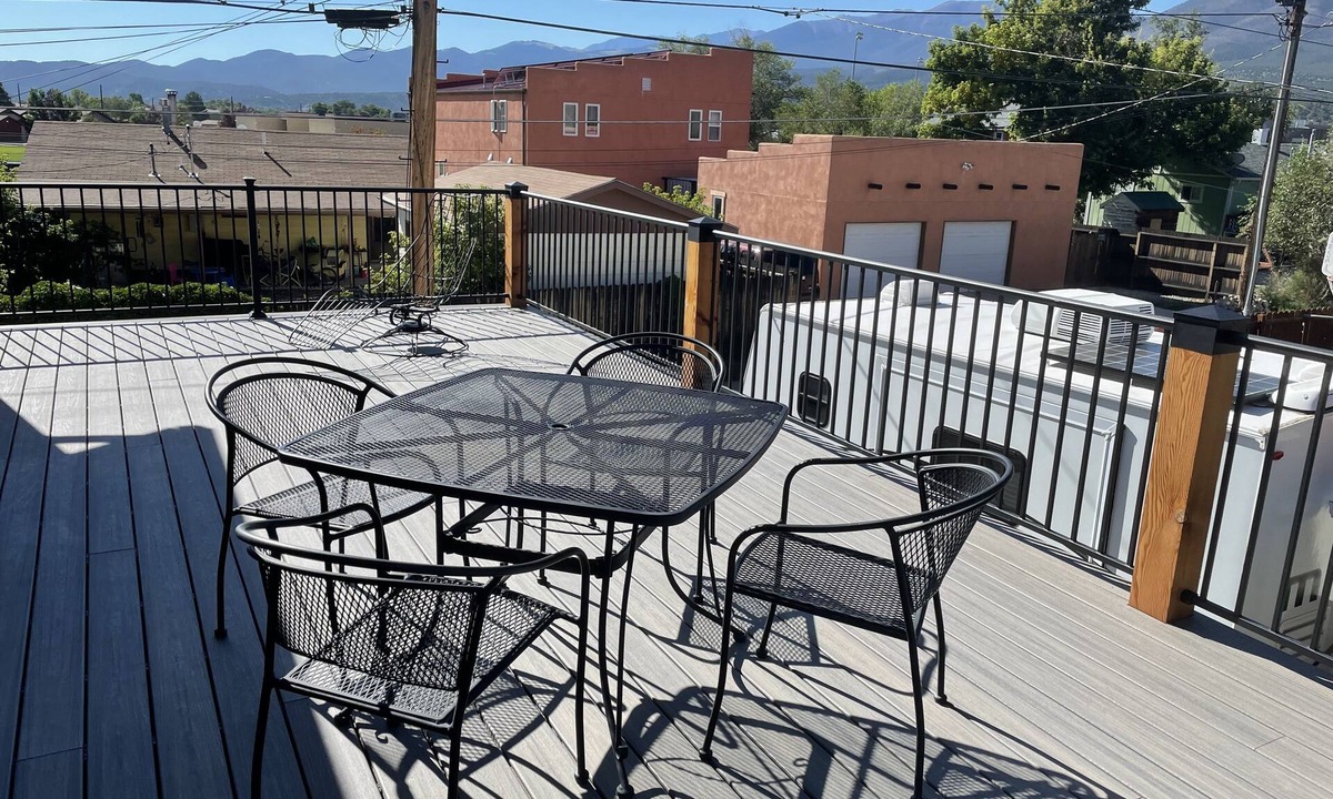 Salida House | 28 Day or Longer Stay in Loft with huge second story deck & awesome Mntn. Views