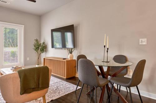 Clayton Apartment | 2BD Haven Steps from DT Clayton