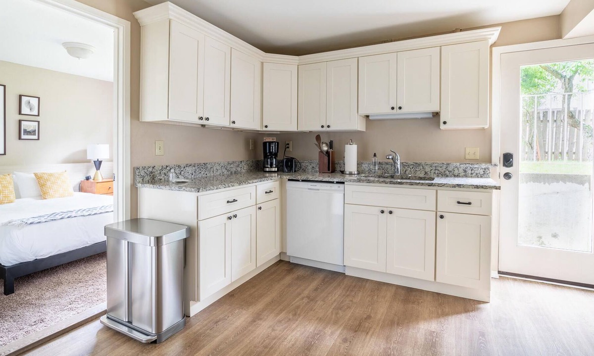 Crown Hill Apartment | 2BR Apartment in Seattle + Parking & Pets OK