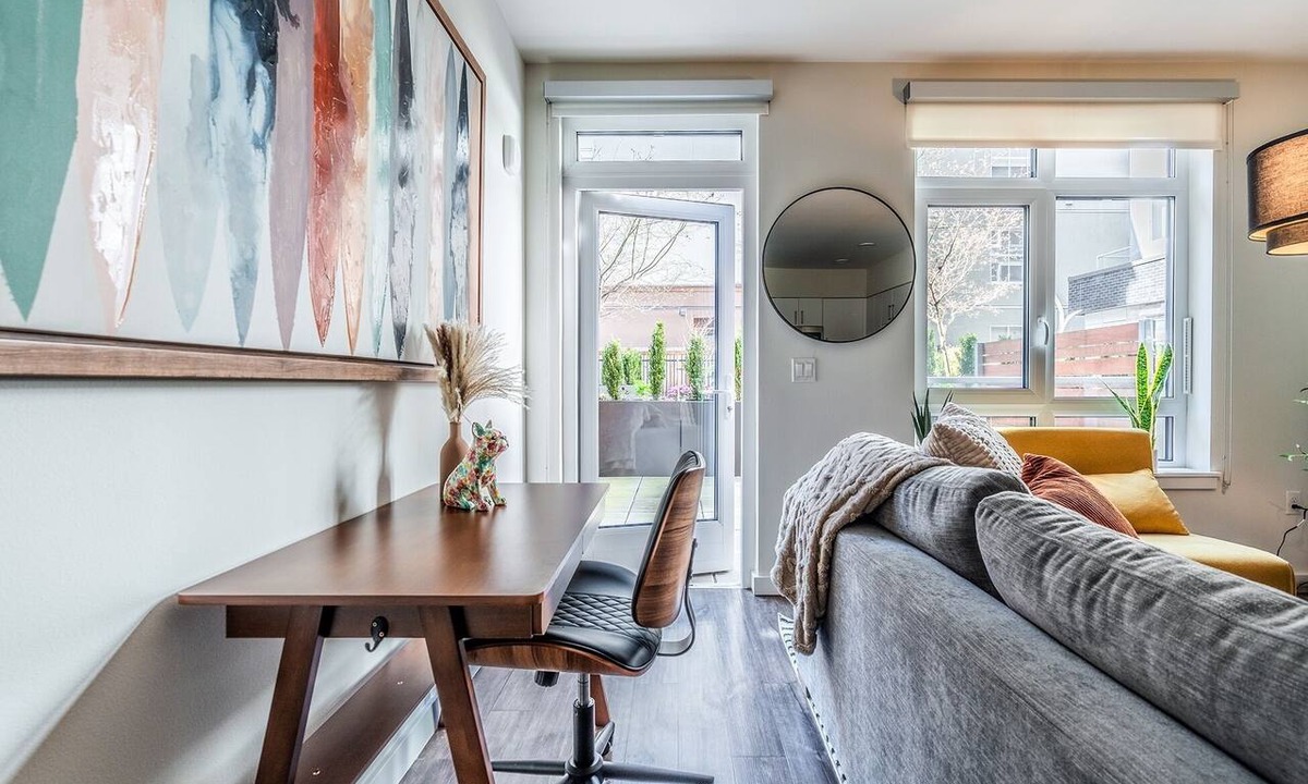 West Bellevue Bed & Breakfast | 2BR TH | Gym, Balcony | Bellevue Parkside L