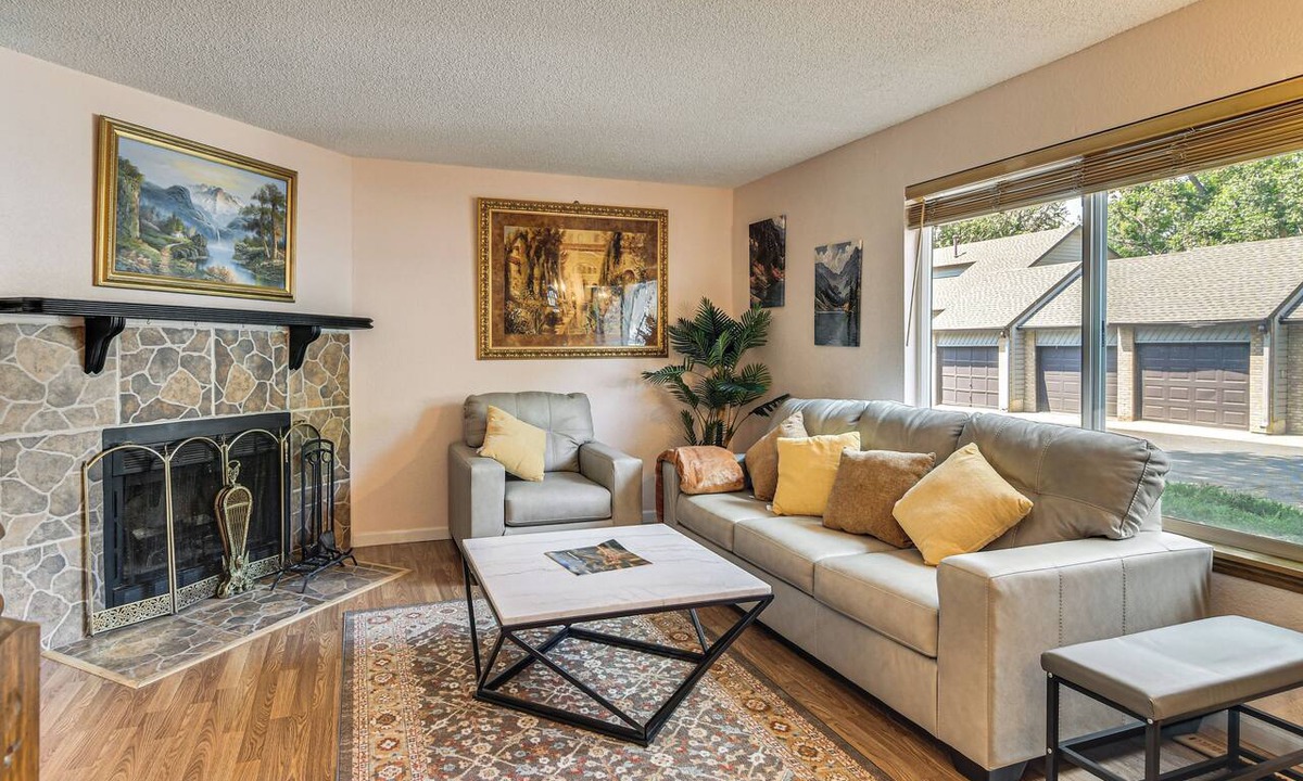Arvada House | 3 Mi to Old Town Arvada! Family Townhome w/Patio
