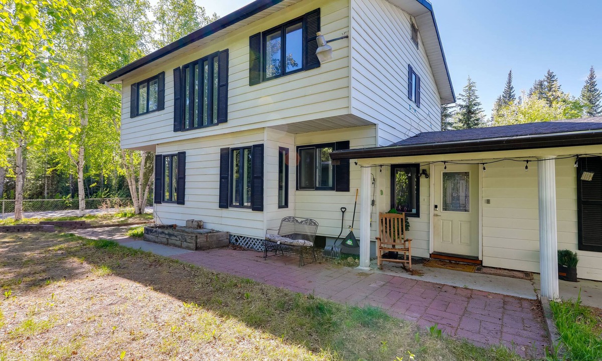 Fairbanks House | 3 Mi to Pioneer Park & University: Spacious Home!