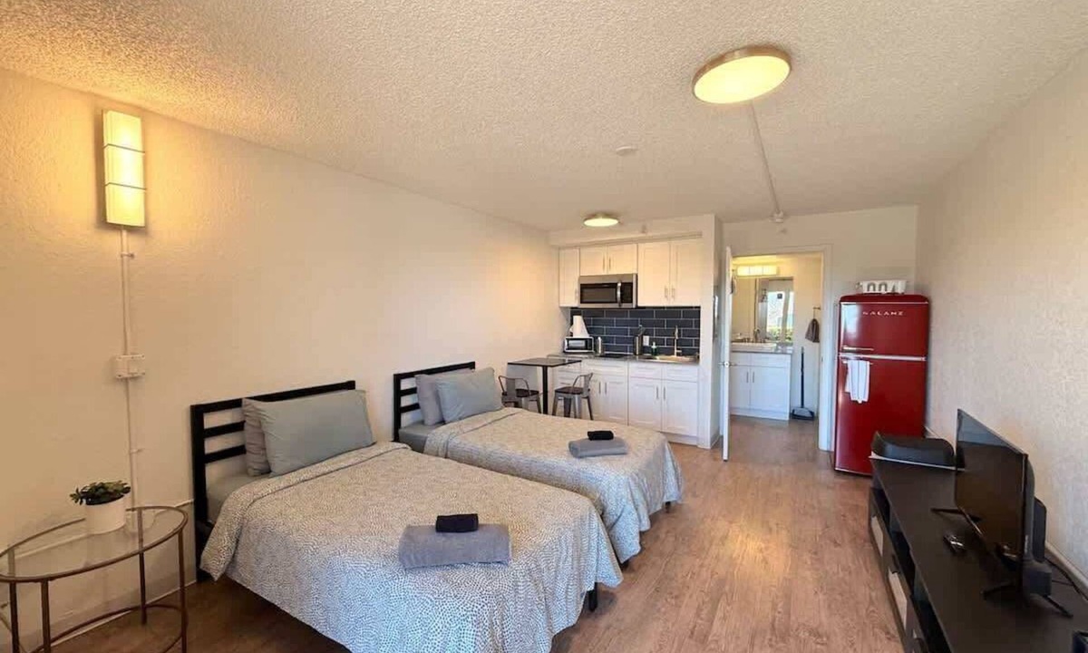 St. Johns Apartment | [33] ATX Studio: 2 Twin Beds, Pool, Gym & Dog Park