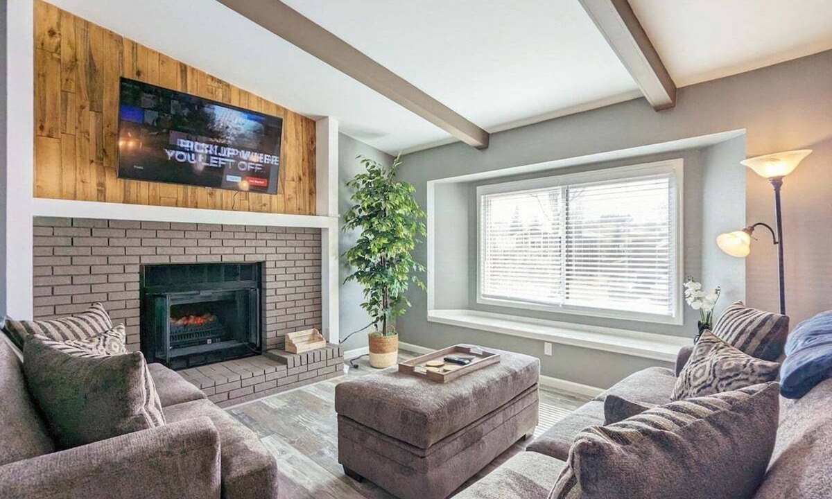 Briargate Cottage | 3330 Mirage