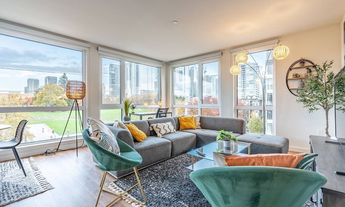 West Bellevue Bed & Breakfast | 3BR | Gym, Balcony | Bellevue | Sophari Parkside H