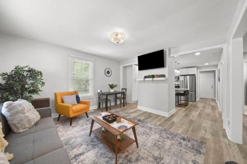 Mount Holly House | 3BR Renovated Bungalow Fire Pit Near Catawba River