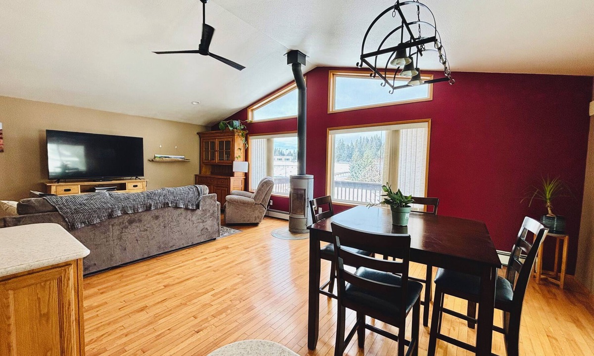 Kodiak House | 4-bedroom house in quaint Kodiak for your getaway