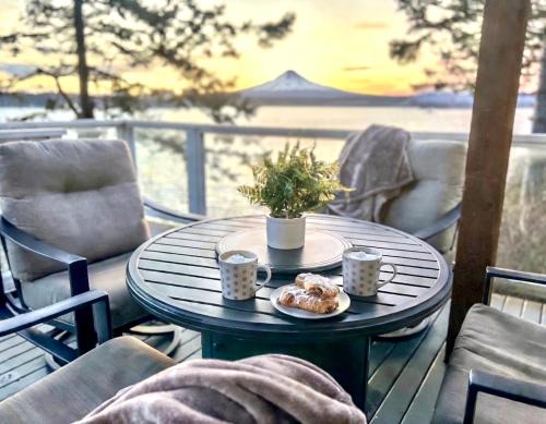 Lummi Island House | 4 New Bikes!, Mt Baker Views, Waterfront, 2 Decks