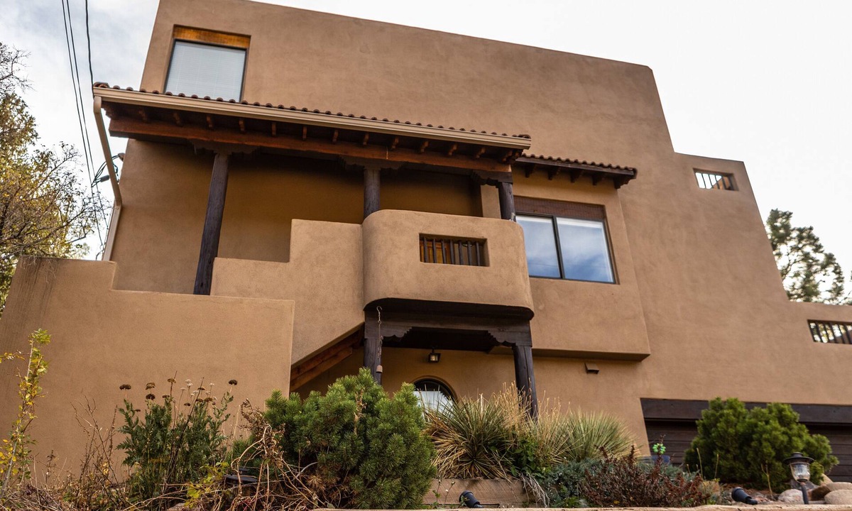 Manitou Springs Historic District House | 4BR Home, Pikes Peak views and a 1 block walk to downtown Manitou Springs.