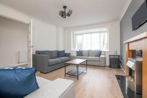 Oadby House | 5 BD - Large House Oadby