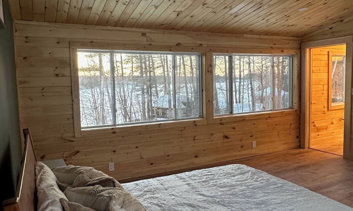 North Windham House | 5 bed 4 bath in the Basin of Sebago Lake with 200 ft. of shared beach frontage