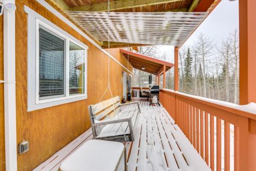 Cohoe House | 5 Mi to Kasilof River: Forest-View Retreat w/Deck