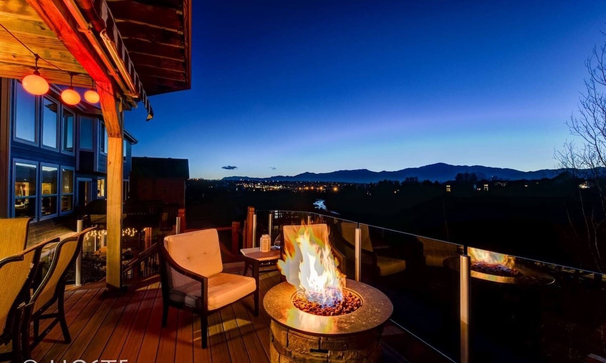 Northeast Colorado Springs Cottage | 5BR Mtn Views Family Getaway HOT TUB