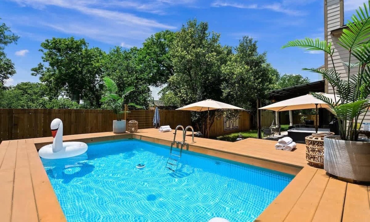 McKinney House | 6 Bedroom Villa | Pool | Hot Tub Cabana