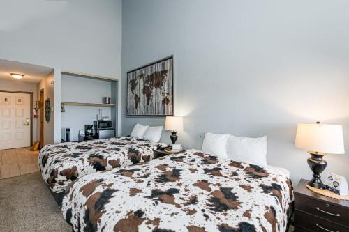 Granby Hotel | 645 Silvercreek Inn Room