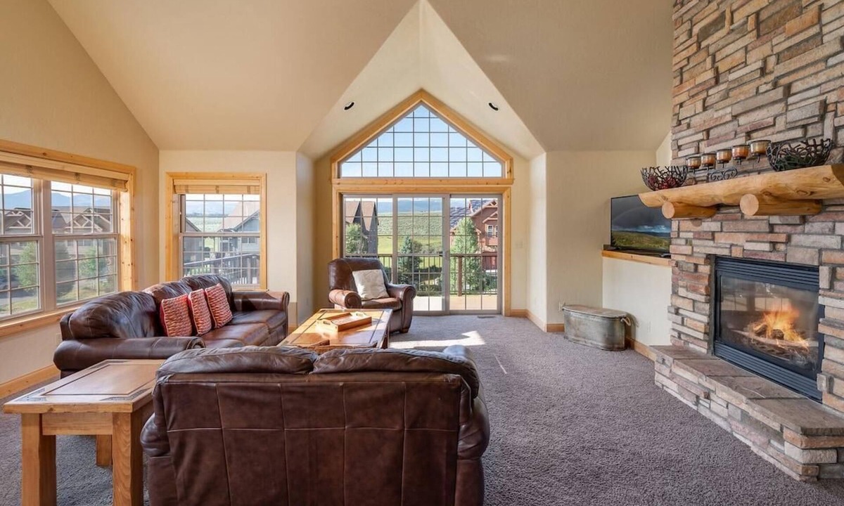 Pole Creek House | 67 Fireweed with private hot tub