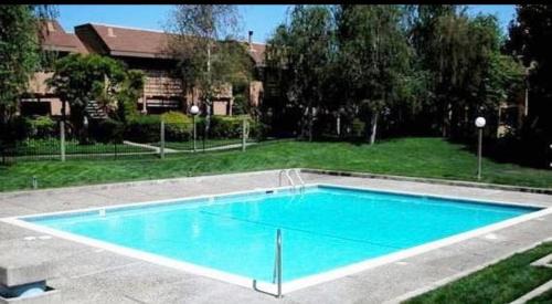 Belmont Apartment | 711 Apt