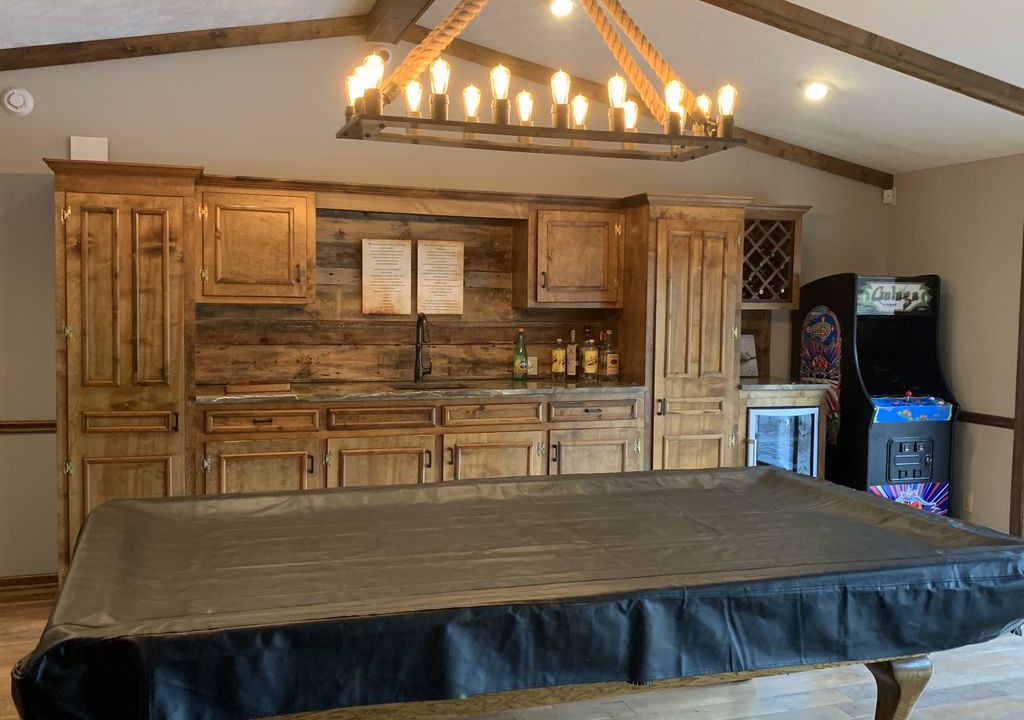 Elizabethton House | 8 acres on the Watauga River, swimming pool, boat ramp, pavilion, indoor gym
