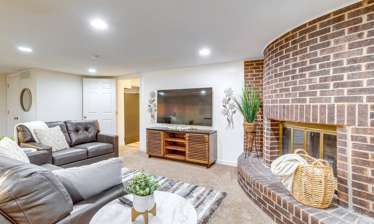 Highland Park Apartment | 9 Mi to Dtwn Denver: Aurora Vacation Rental