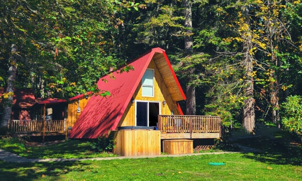 Ashford Cabin | A-Frame Cabin - 5 Mins to NP - Tilted Timbers