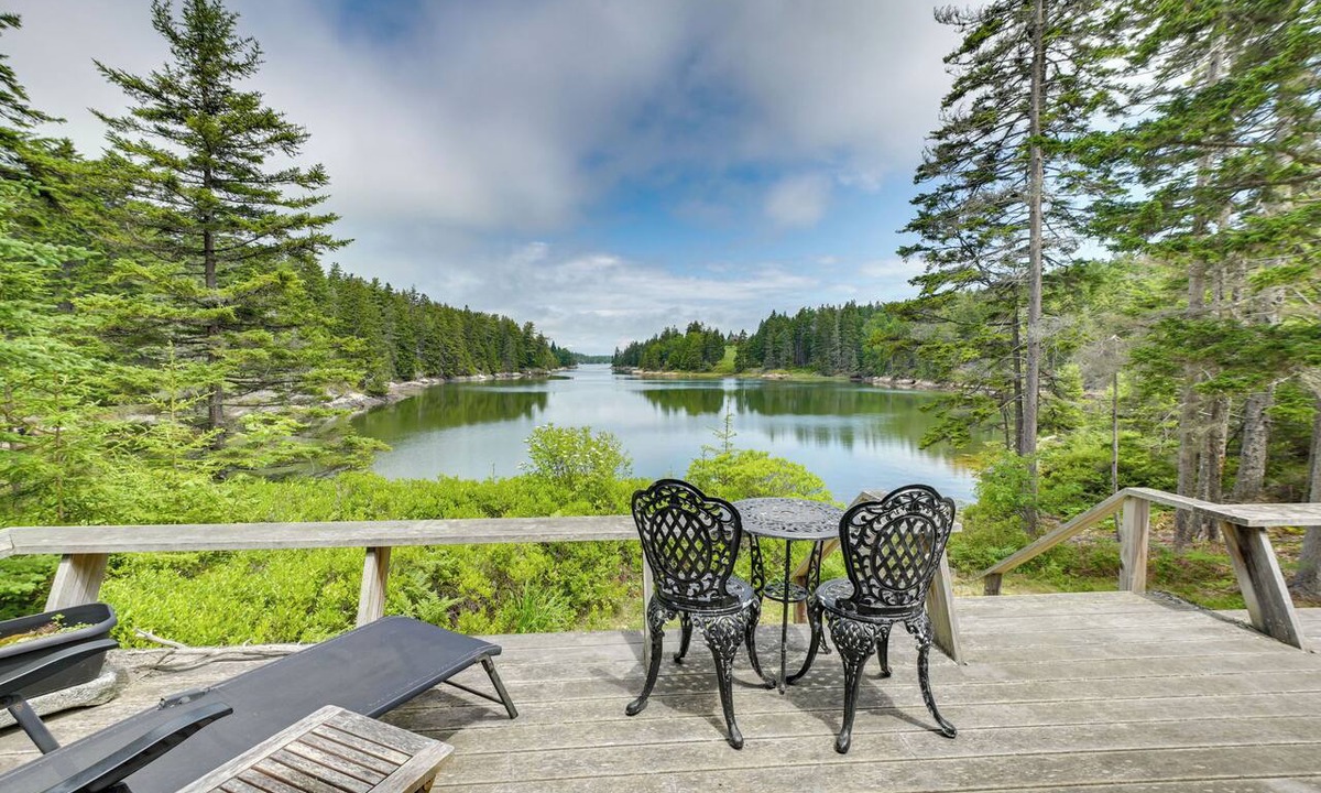 Vinalhaven Cottage | A True Escape: Island Sanctuary in Vinalhaven