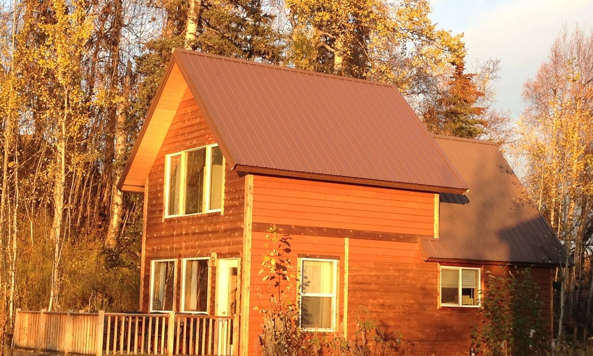 Talkeetna House | Above the Valley - Cozy Denali View Cottage with mountain facing deck