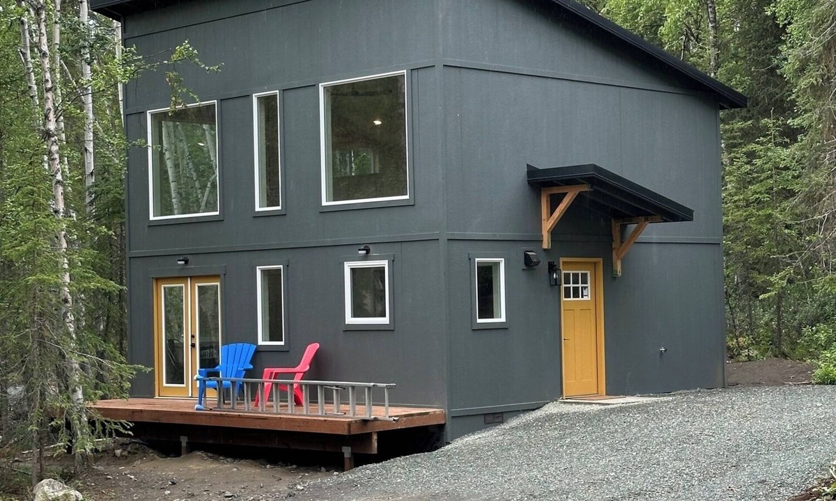 Chugiak Ski Chalet | Accessible deluxe chalet retreat for six in the serene Eklutna Valley.