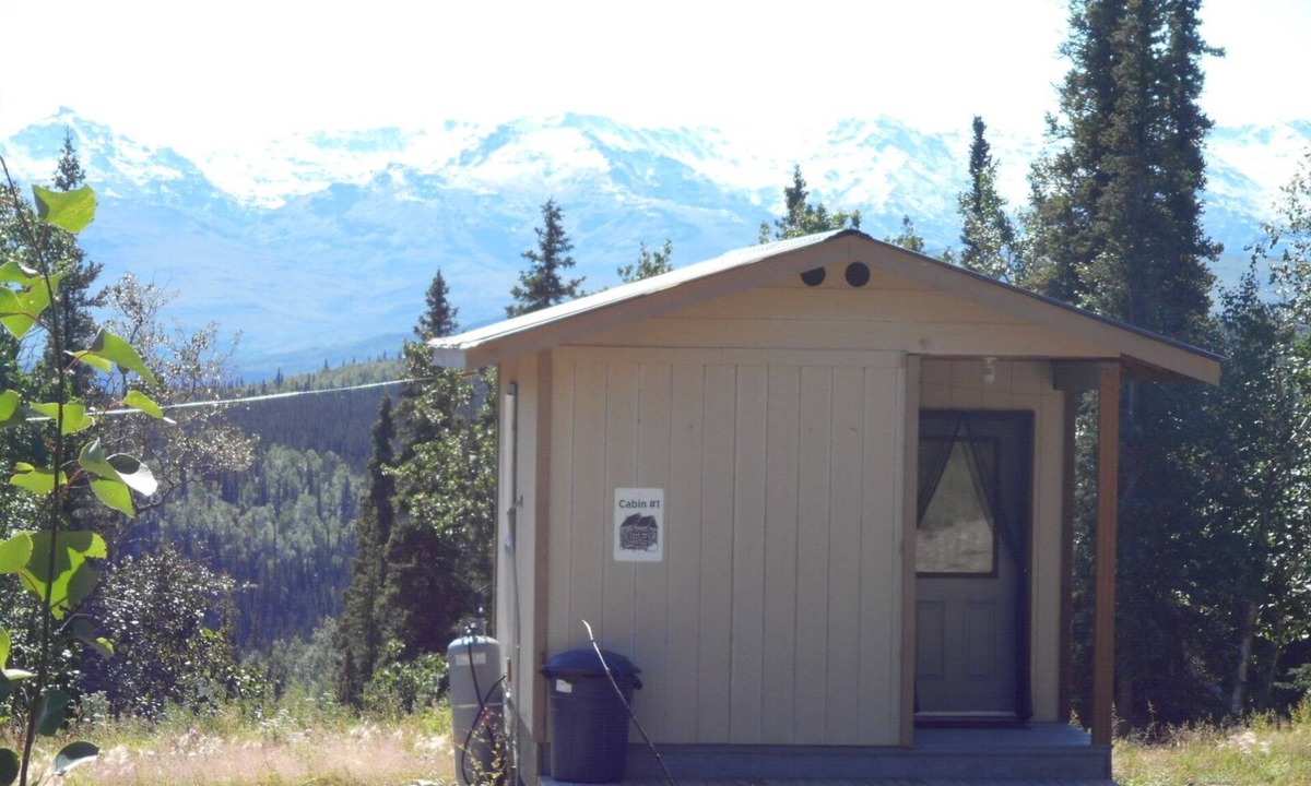 Healy Cabin | Alaska secluded Cabin, just 15 Highway miles from Denali National Park Entrance.
