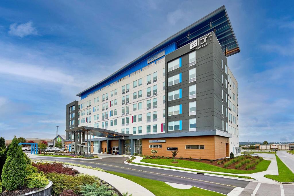 Twin Brook Hotel | Aloft by Marriott Chattanooga Hamilton Place
