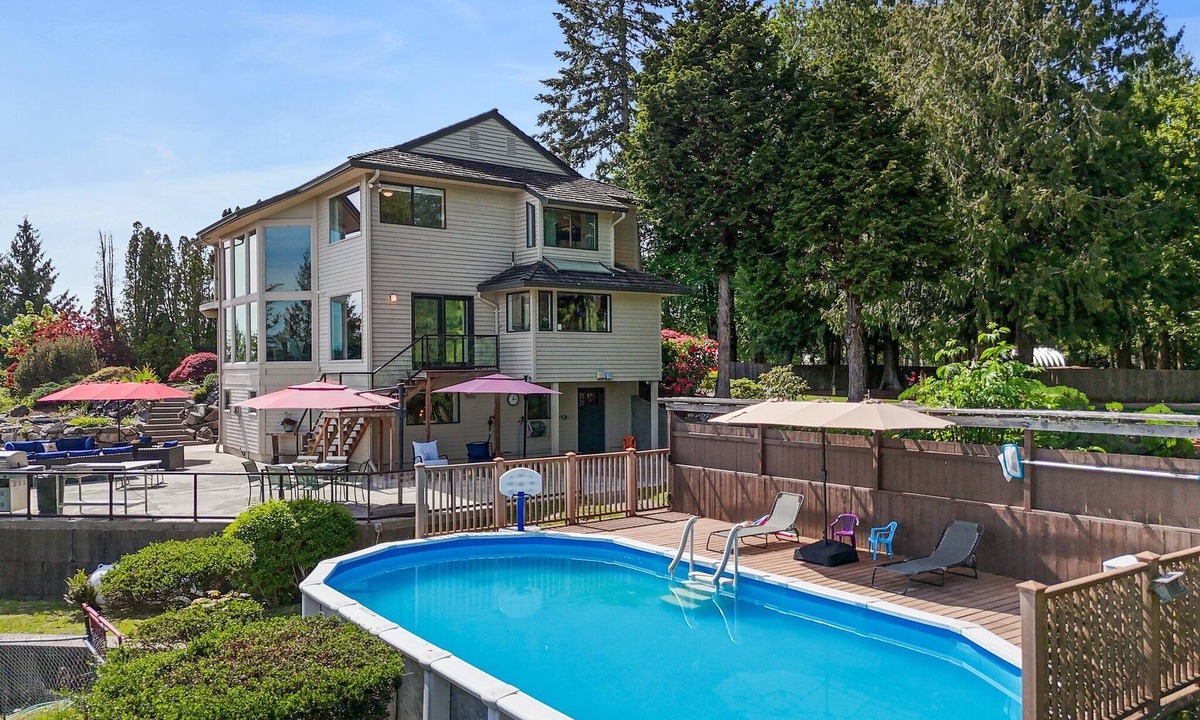 Auburn House | Amazing Mt. Rainier Views | Pool | Family Get Away