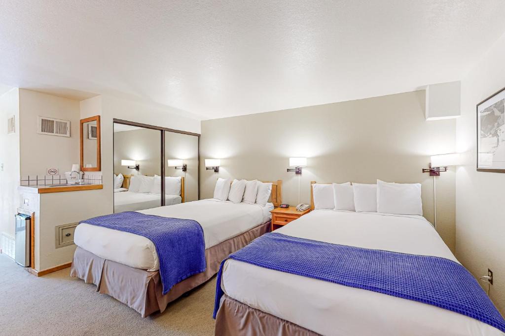 West End House | Aspen Mountain Lodge 209