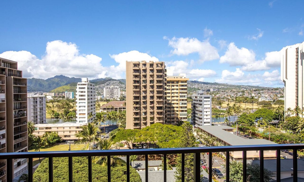 Waikiki Condo | Aston Waikiki Banyan 1BMV3 | Majestic Mountain Views – Pool & Hot Tub