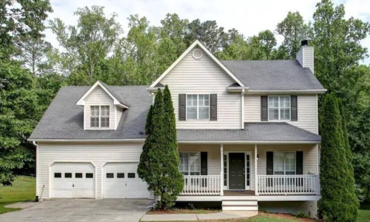 Acworth House | ATH - Sleeps 6 - 3 Beds - Pet friendly - Moonlight