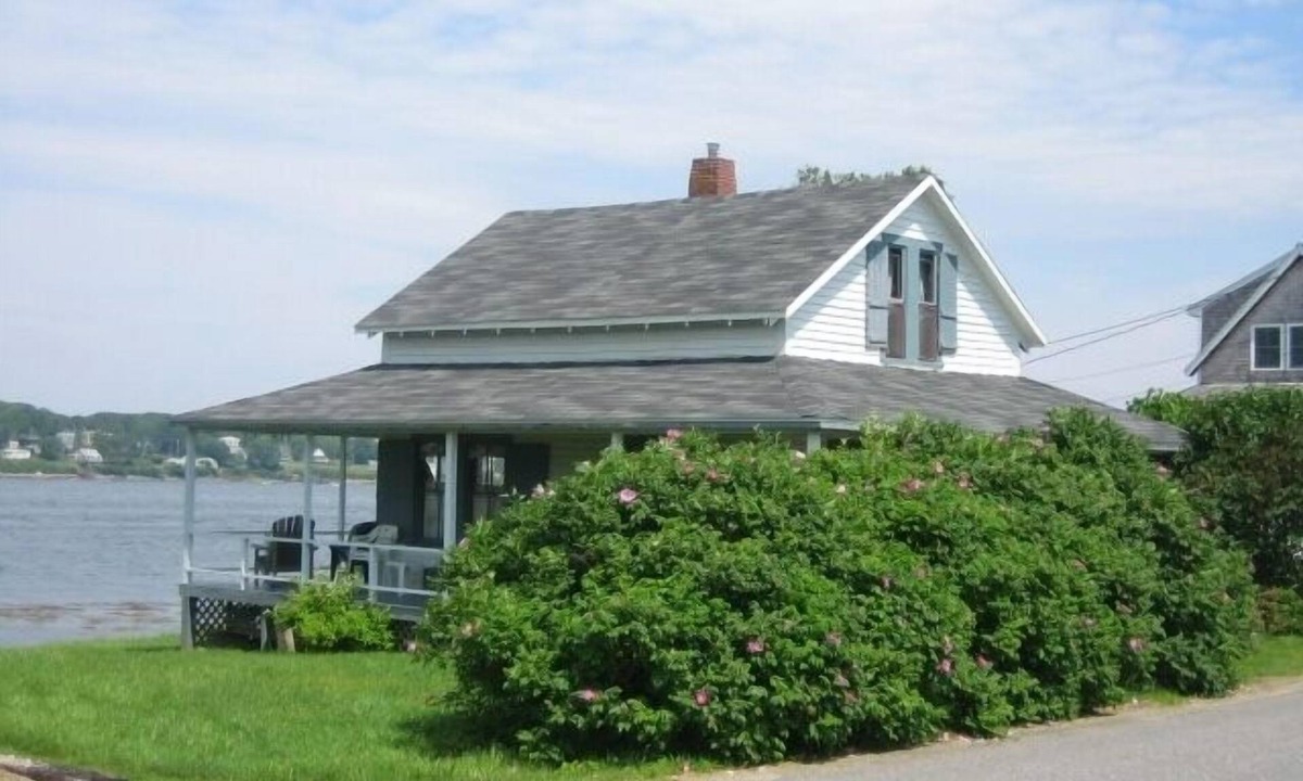 Mid-Coast and Islands Cottage | Authentic maine cottage with direct water frontage