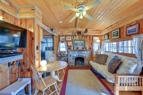 Buena Vista House | 'Autumnsong Fireside' Cabin Near Dtwn Buena Vista!