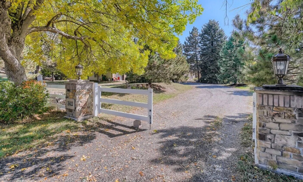 Foxfield House | Awesome Ranch Style House on 2 acres