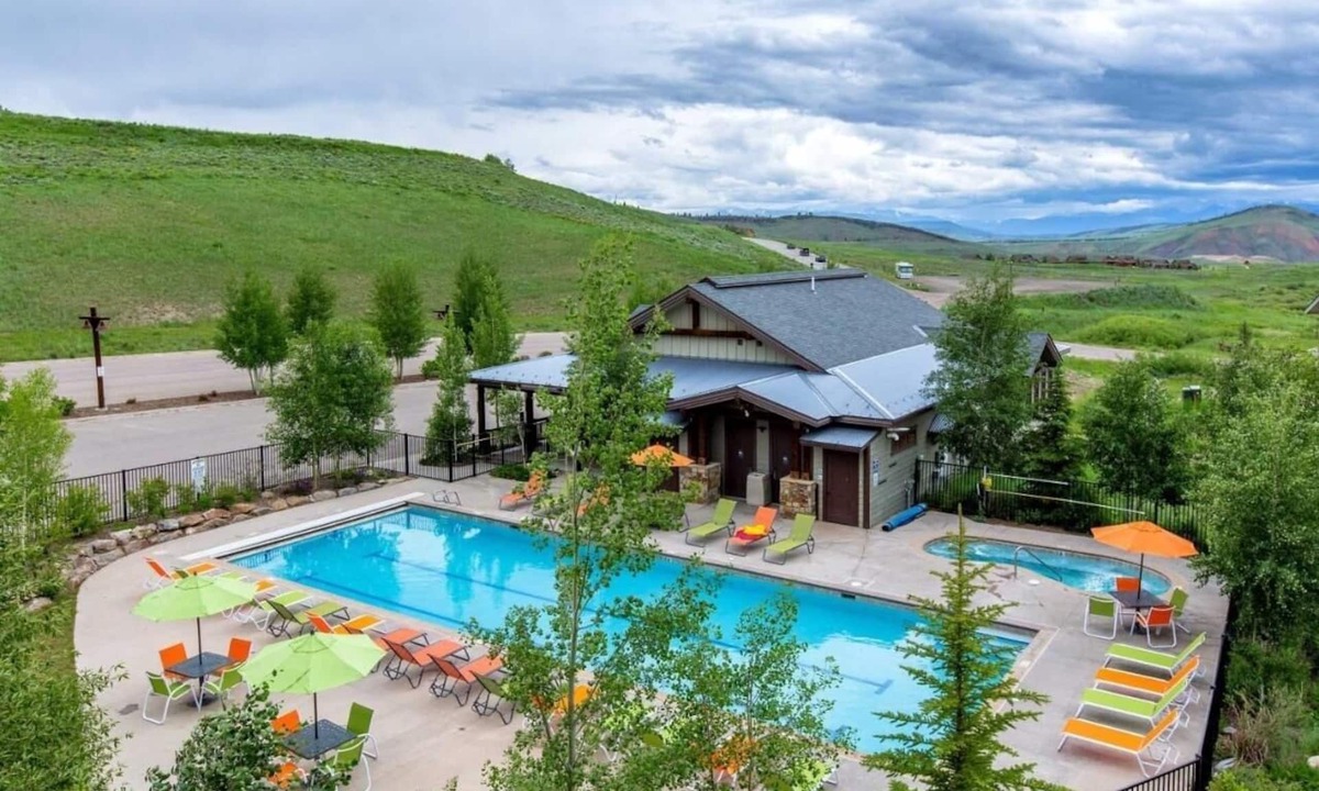 Silvercreek Condo | Base Camp 304 1 Bedroom Condo by RedAwning