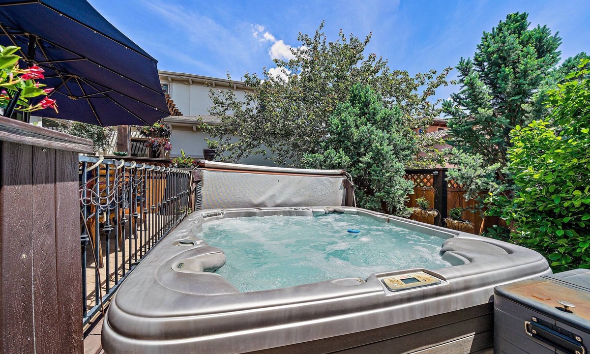 Stapleton Apartment | Basement Retreat - Hot Tub - Gnome Sweet Gnome!