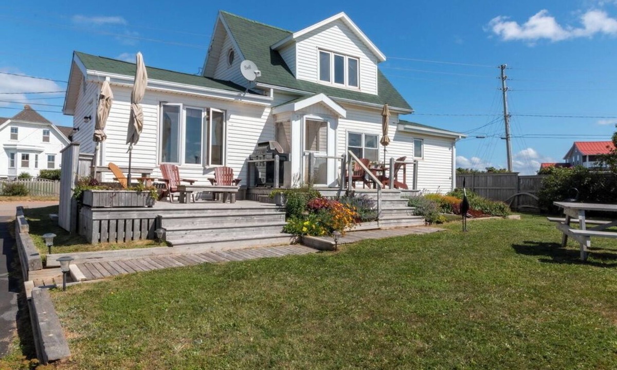 North Rustico House | Bayfront Haven in beautiful North Rustico PEI