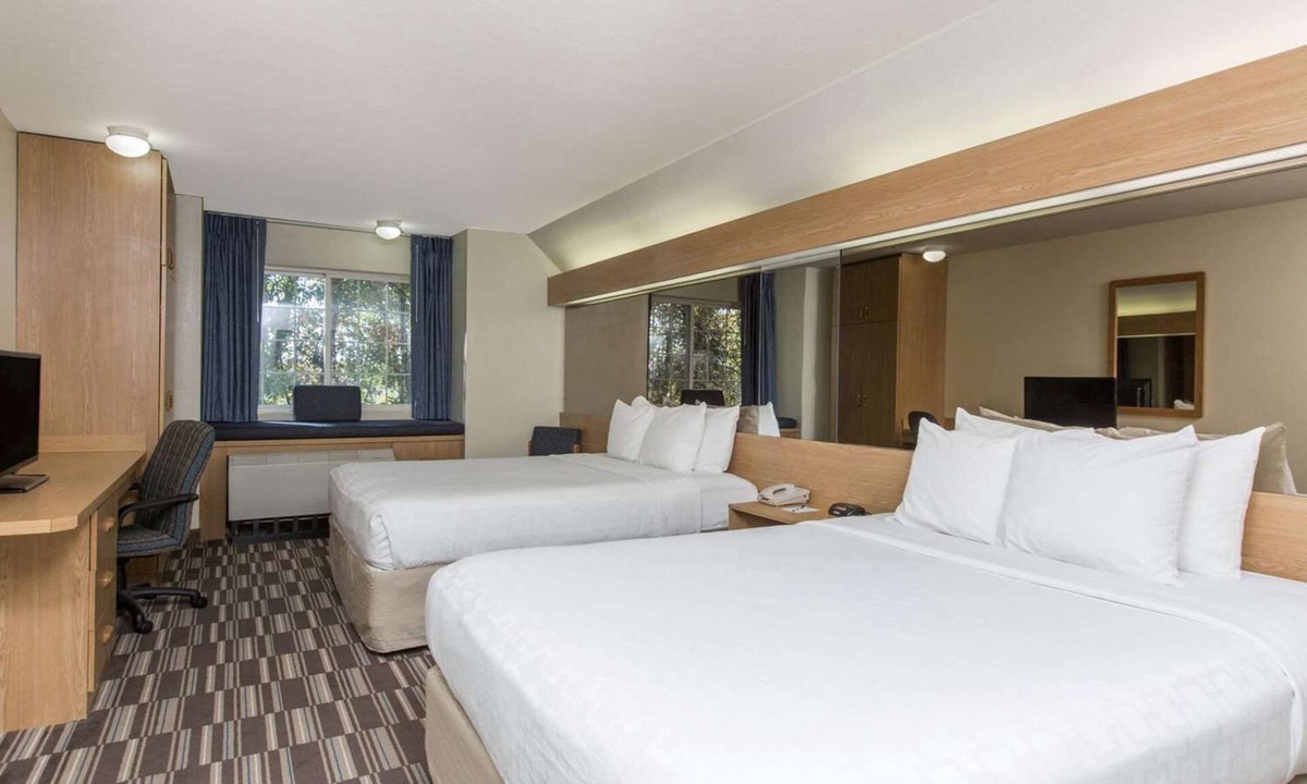 Spenard Hotel | Baymont Inn & Suites by Wyndham Anchorage Airport